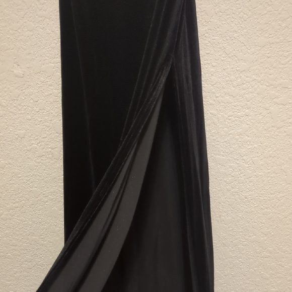 City Triangles vintage black velvet floral embroidered strapless maxi dress - Picture 6 of 11